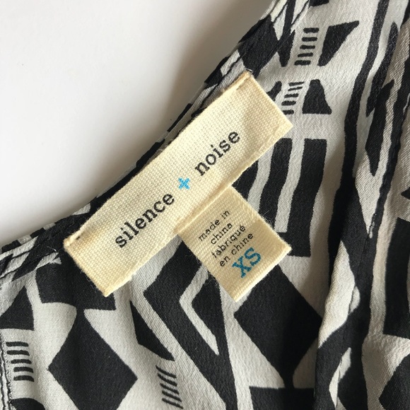 Urban Outfitters Silence + Noise Hook & Eye Tank - Picture 6 of 8